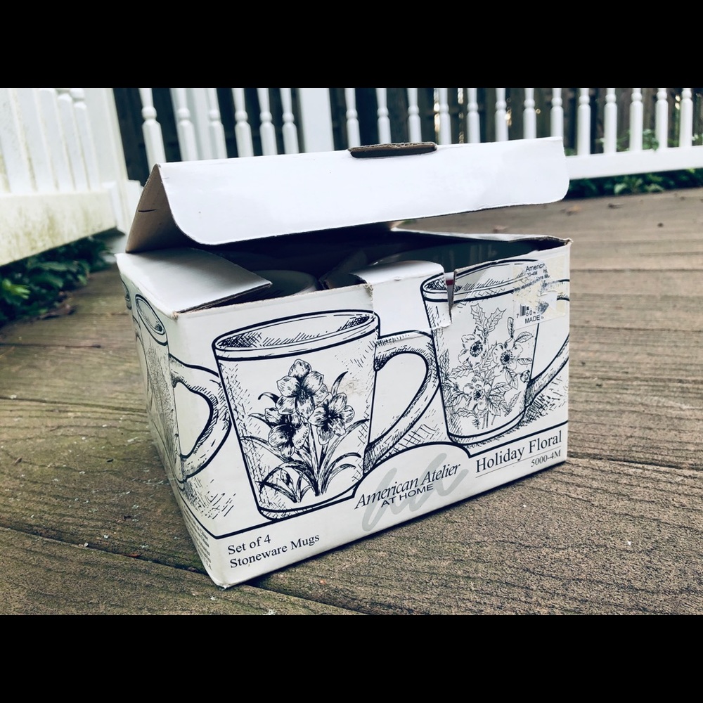 American Atelizer Set of 4 Floral Mugs.